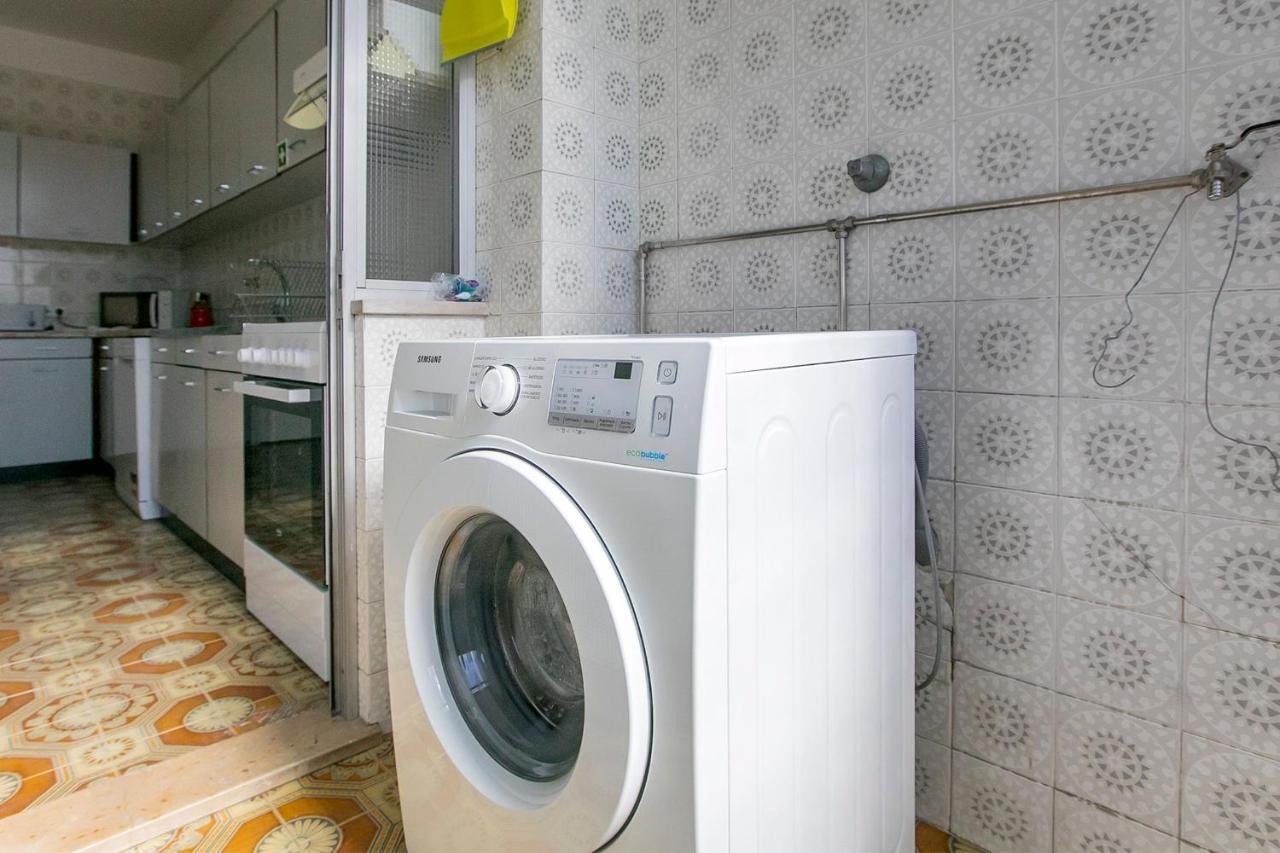 3br With Balcony And Free Parking By Lovelystay Appartement