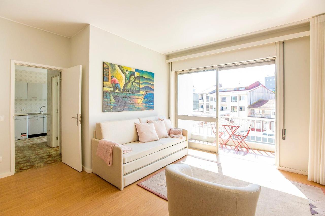 3br With Balcony And Free Parking By Lovelystay * Oporto