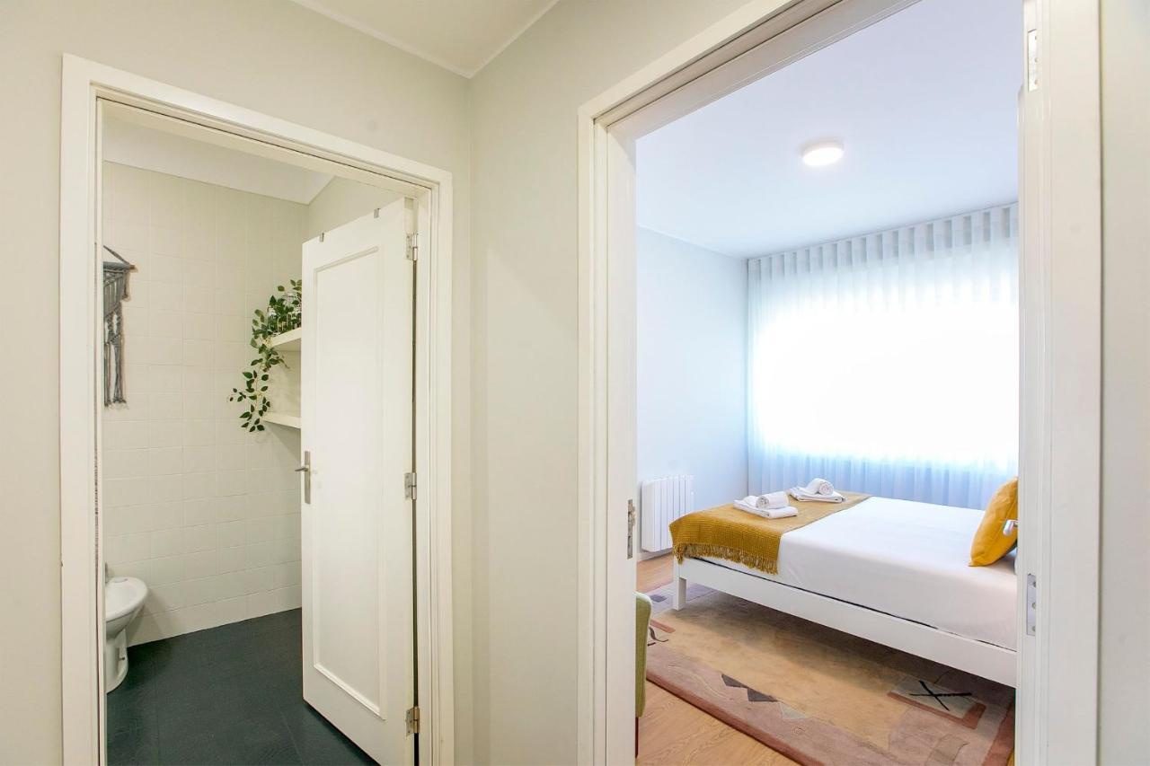 3br With Balcony And Free Parking By Lovelystay Oporto